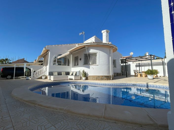 Image No.1-3 Bed Villa for sale