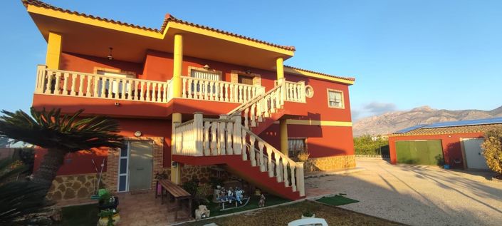 Image No.1-5 Bed Villa for sale