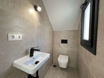 propertyimage1njxmzfoxb20250222042145