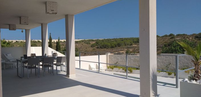 Image No.1-4 Bed Villa for sale