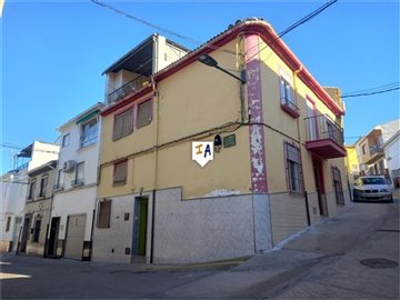 1 - Castillo de Locubín, House