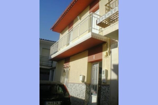 Image No.1-3 Bed Townhouse for sale