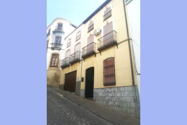 Image No.1-5 Bed Townhouse for sale