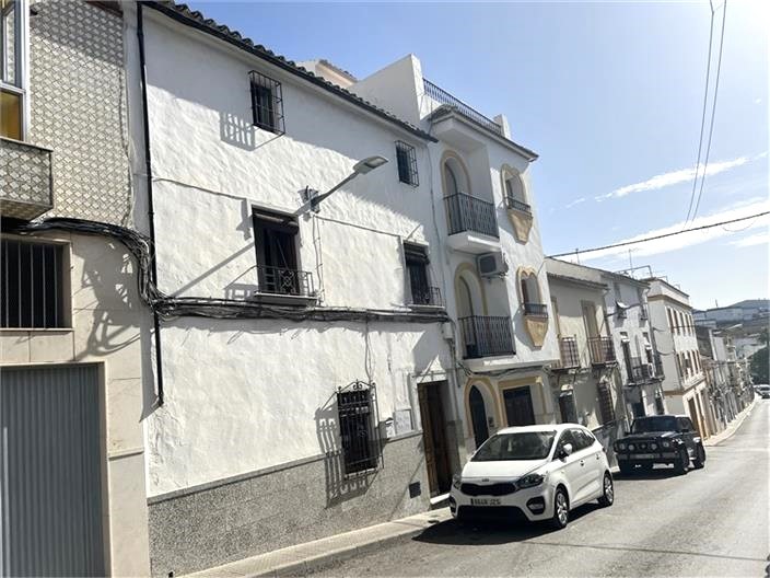 Image No.1-3 Bed Townhouse for sale