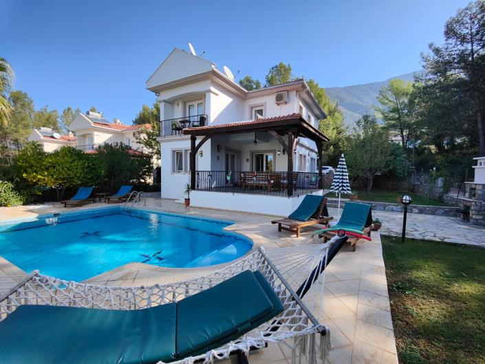 Image No.1-3 Bed Villa / Detached for sale