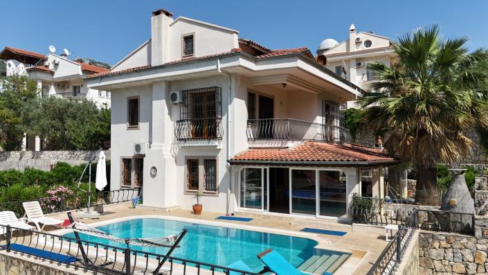 Image No.1-5 Bed Villa / Detached for sale