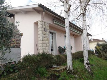 1 - Miramont-de-Guyenne, House