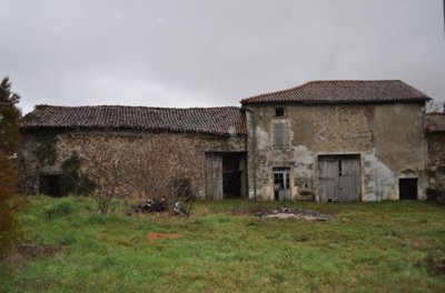 1 - Cherves-Châtelars, Barn