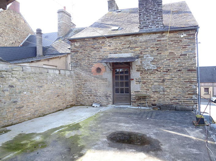 Image No.1-Maison de 2 chambres à vendre à Saint-Hilaire-du-Harcouët