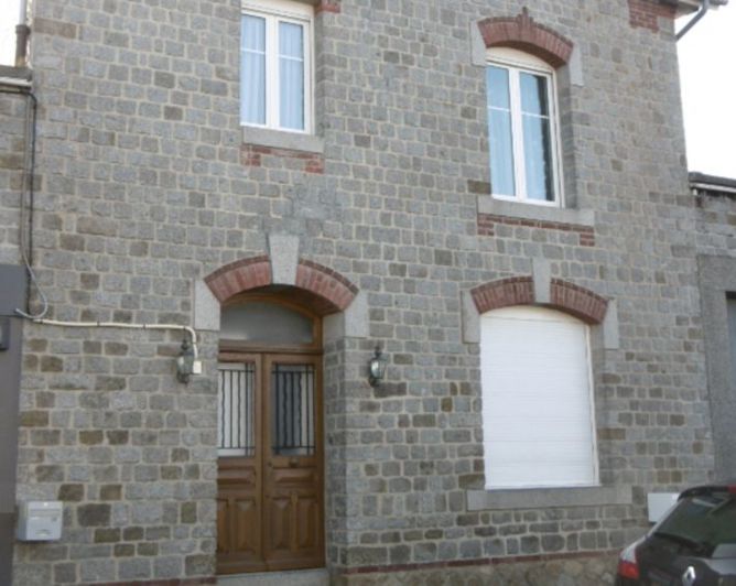 Image No.1-Maison de ville de 5 chambres à vendre à Saint-Hilaire-du-Harcouët