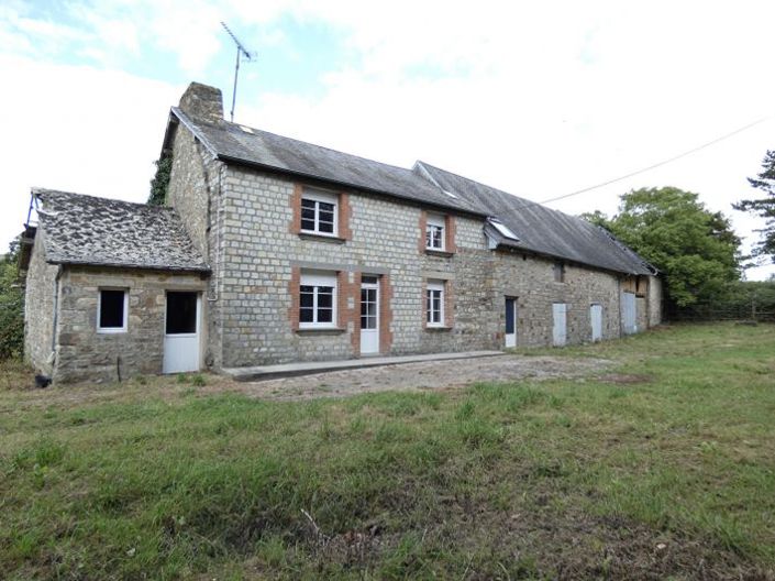 Image No.1-Maison de campagne de 3 chambres à vendre à Barenton