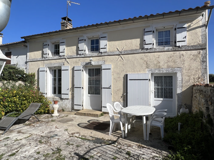 Image No.1-Maison de 2 chambres à vendre à Saint-Hilaire-de-Villefranche