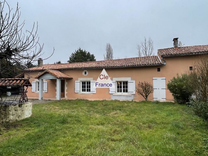 Image No.1-Maison de campagne de 4 chambres à vendre à Barbezieux-Saint-Hilaire