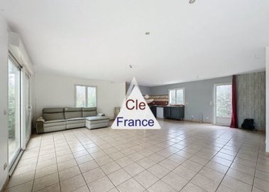 propertyforsaleinfrance-withclefrancejoinourm