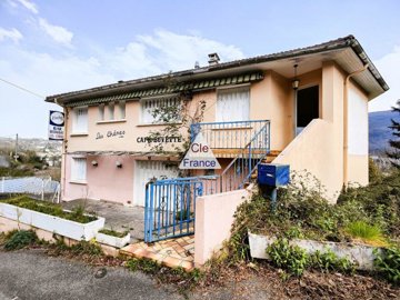 1 - Lourdes, Maison de campagne