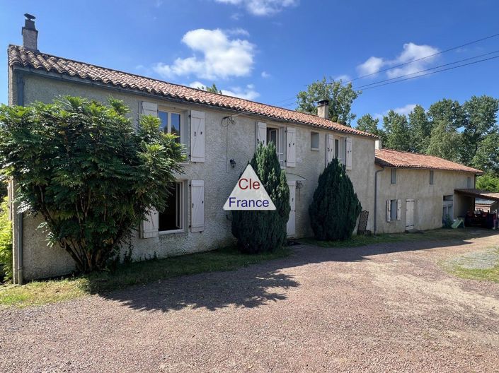 Image No.1-Propriété de 6 chambres à vendre à Saint-Hilaire-des-Loges