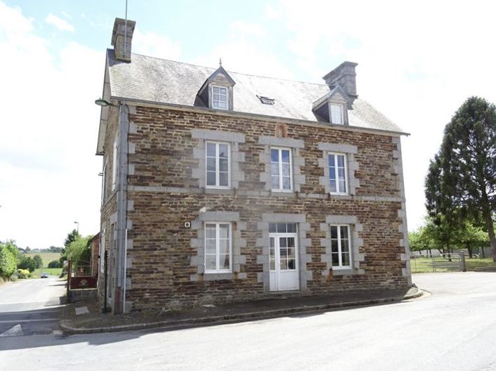 Image No.1-Maison de 5 chambres à vendre à Saint-Hilaire-du-Harcouët