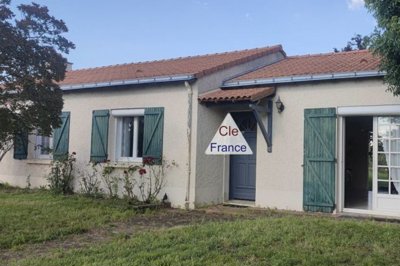 1 - Le Loroux-Bottereau, House