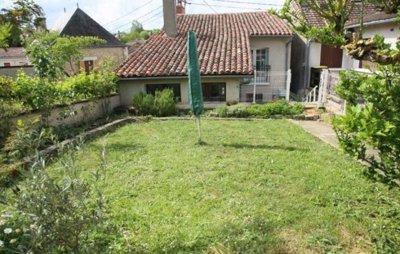 1 - Charroux, Townhouse