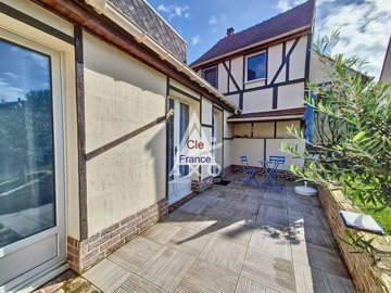 1 - Troussencourt, Property