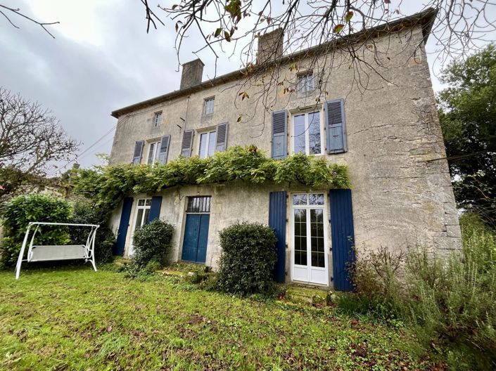 Image No.1-Maison de campagne de 4 chambres à vendre à Mansle