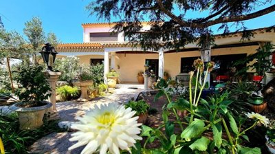 1 - Agde, Property