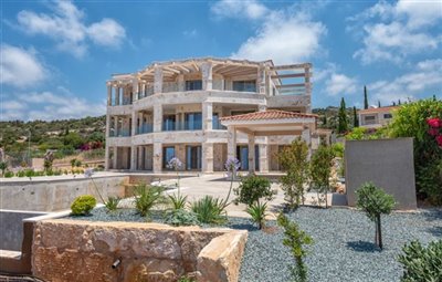 Detached Villa For Sale  in  Sea Caves