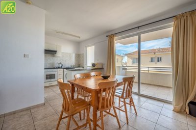 Apartment For Sale  in  Argaka