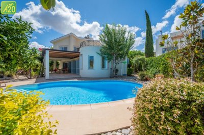 Detached Villa For Sale  in  Neo Chorio