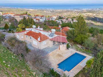 Detached Villa For Sale  in  Droushia