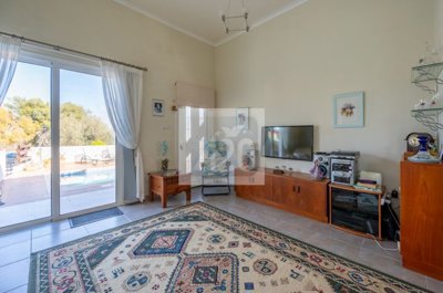 Bungalow For Sale  in  Argaka