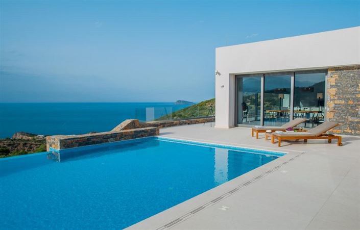 Image No.1-6 Bed Villa for sale