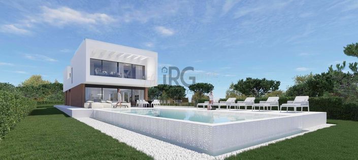 Image No.1-4 Bed Villa for sale