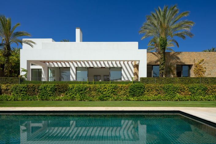 Image No.1-6 Bed Villa for sale