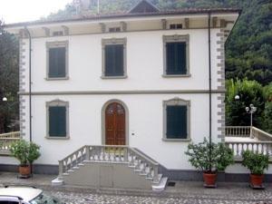 Image No.1-5 Bed House for sale