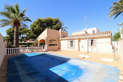 Image No.1-4 Bed Villa for sale