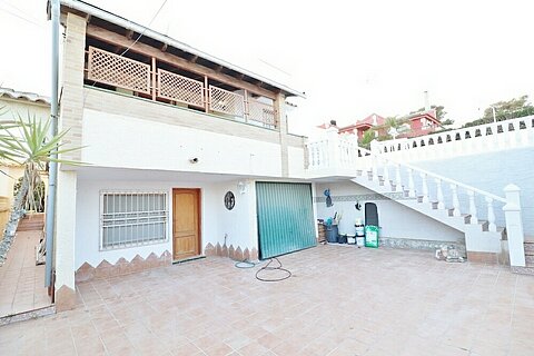 Image No.1-4 Bed Villa for sale