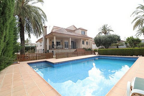 Image No.1-4 Bed Villa for sale