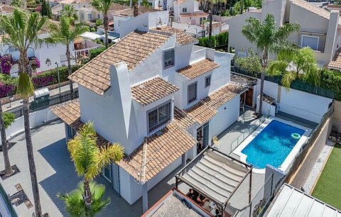 Image No.1-6 Bed Villa for sale