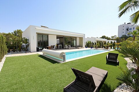 Image No.1-4 Bed Villa for sale