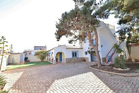 Image No.1-3 Bed Villa for sale