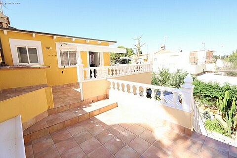 Image No.1-4 Bed Villa for sale