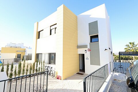 Image No.1-3 Bed Villa for sale