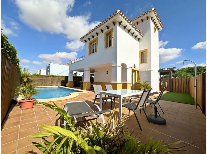 Image No.1-3 Bed Villa for sale