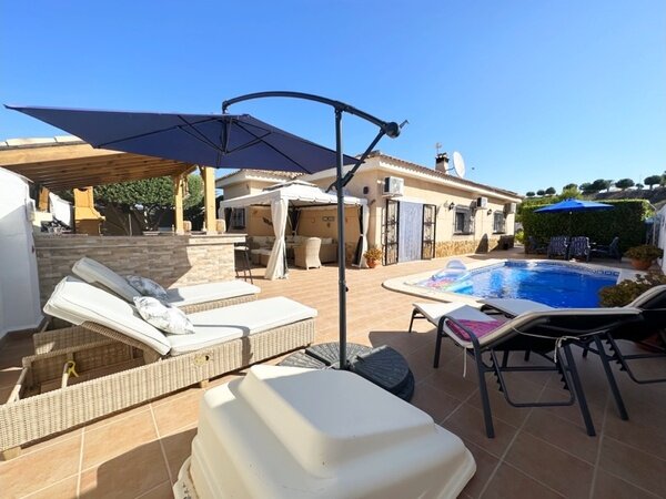 Image No.1-3 Bed Villa for sale