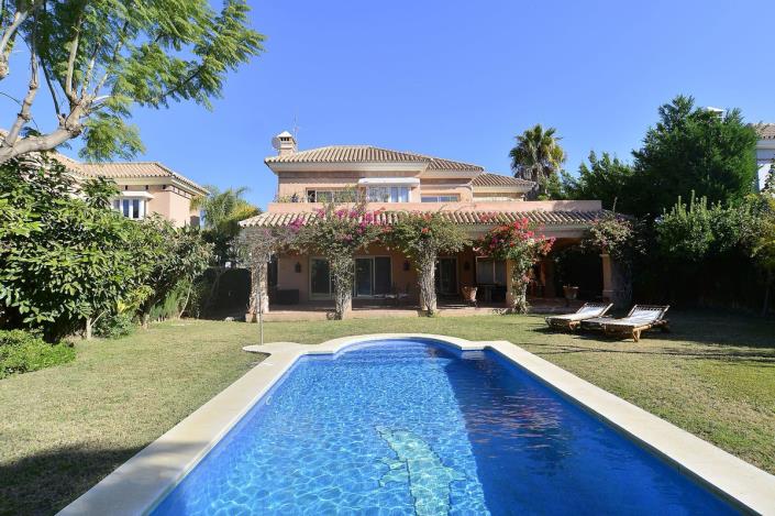 Image No.1-4 Bed Villa / Detached for sale