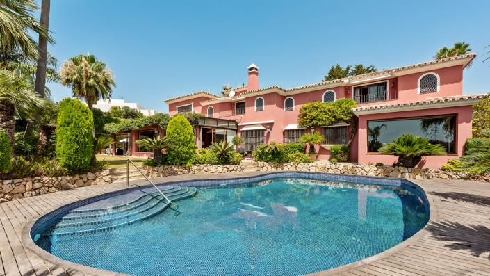 Image No.1-5 Bed Villa / Detached for sale