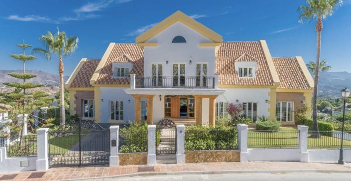 Image No.1-6 Bed Villa for sale