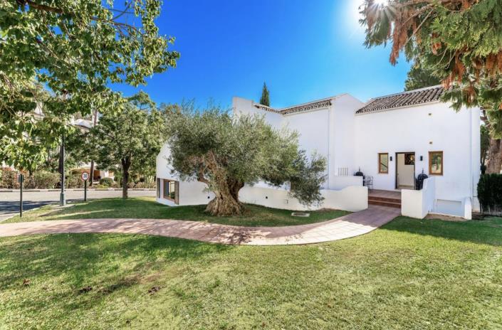 Image No.1-Villa / Détaché de 3 chambres à vendre à Nueva Andalucia