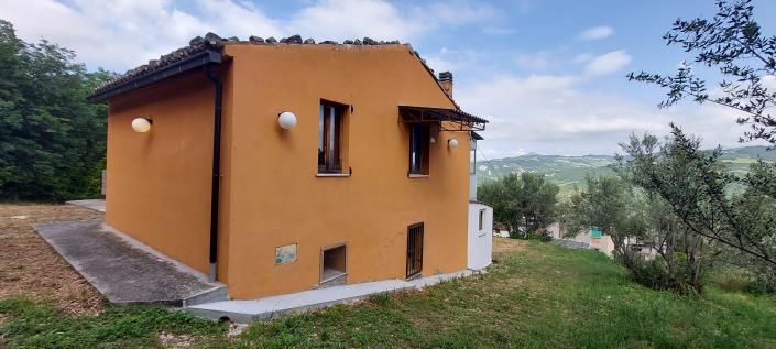 Image No.1-Villa / Détaché de 3 chambres à vendre à Lama Dei Peligne